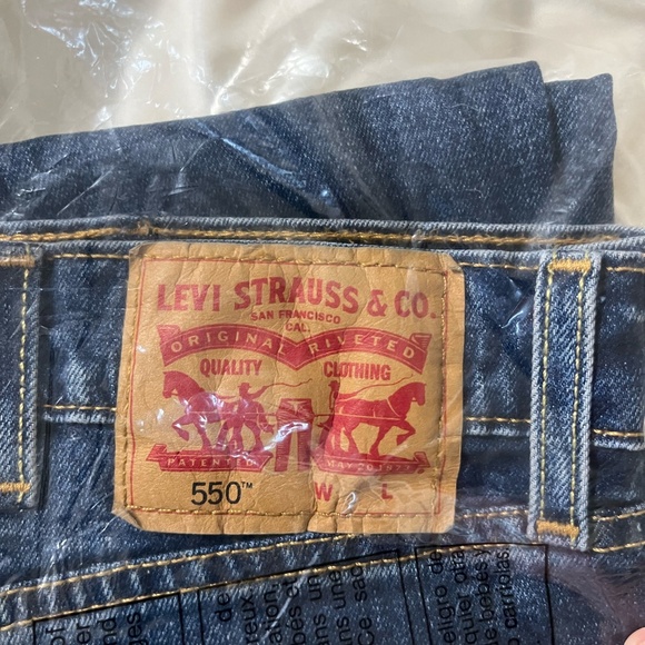 NWT Men's 550 Relaxed Levi Strauss 40x36 Stretch Dark Wash tapered leg - Picture 2 of 5
